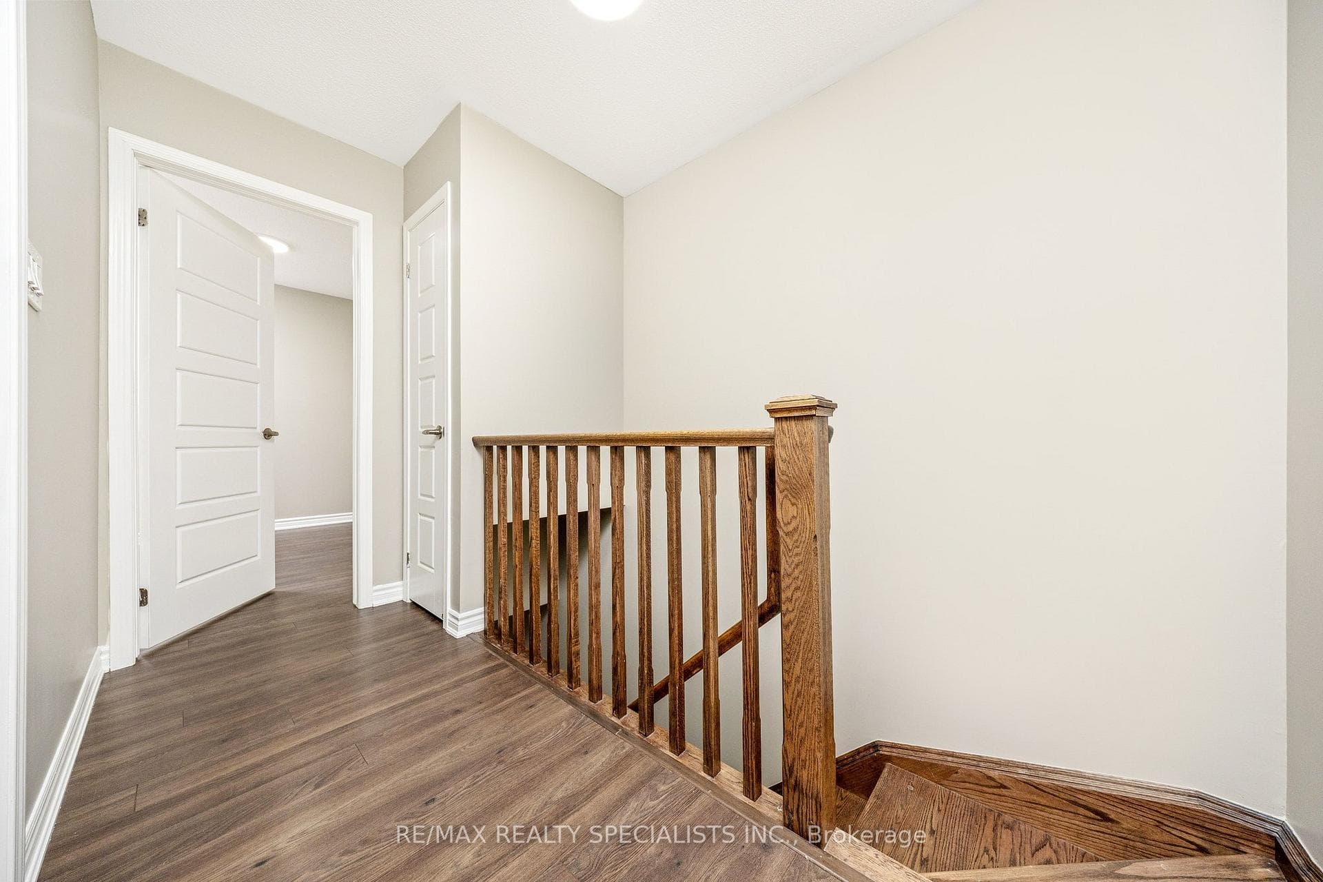 121 Frost Court photo 28