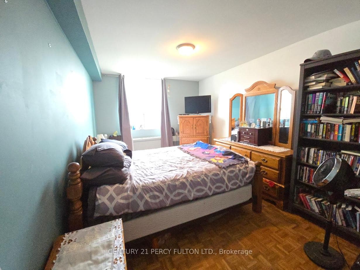 3420 Eglinton Avenue Unit 804 photo 23