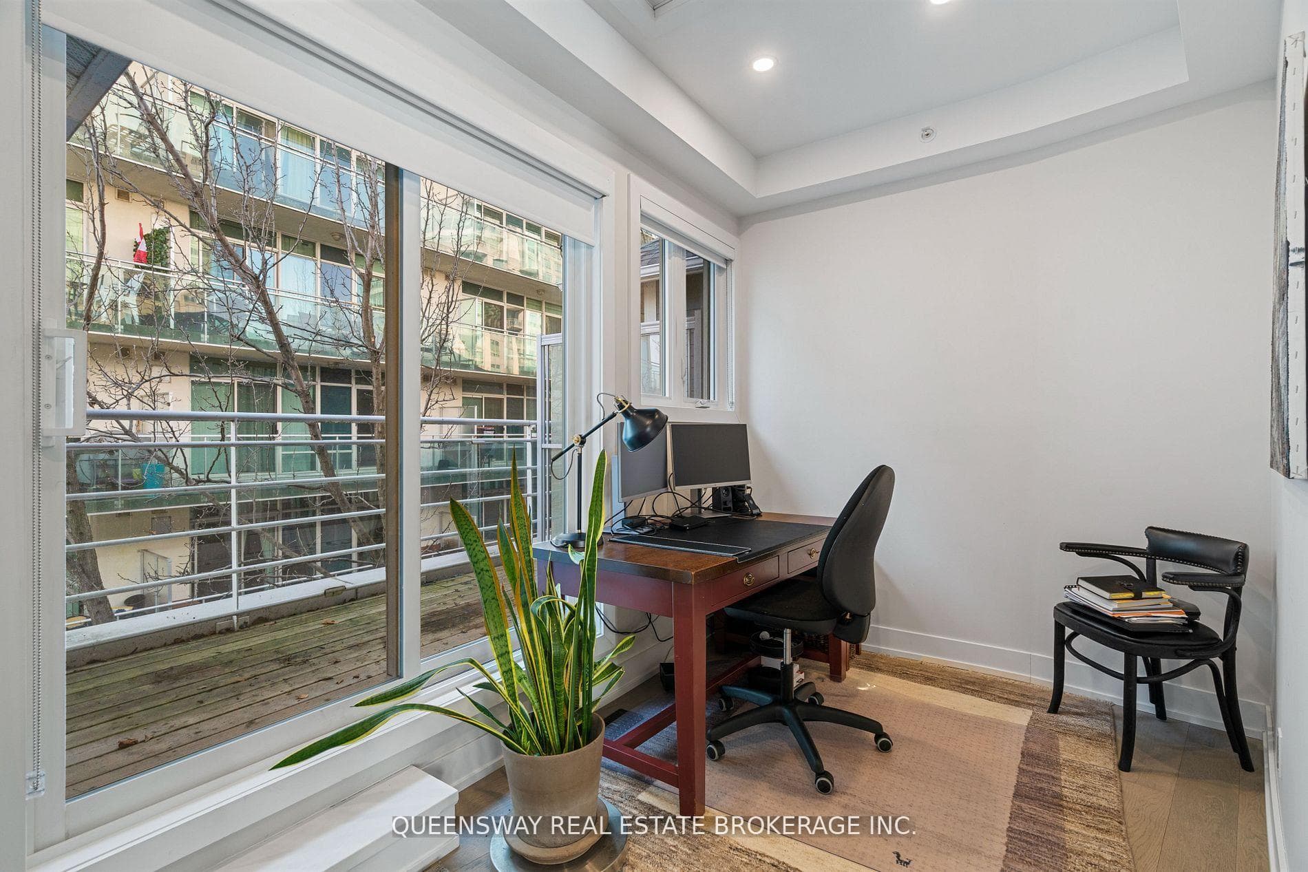 2067 Lake Shore Boulevard Unit TH6 photo 26