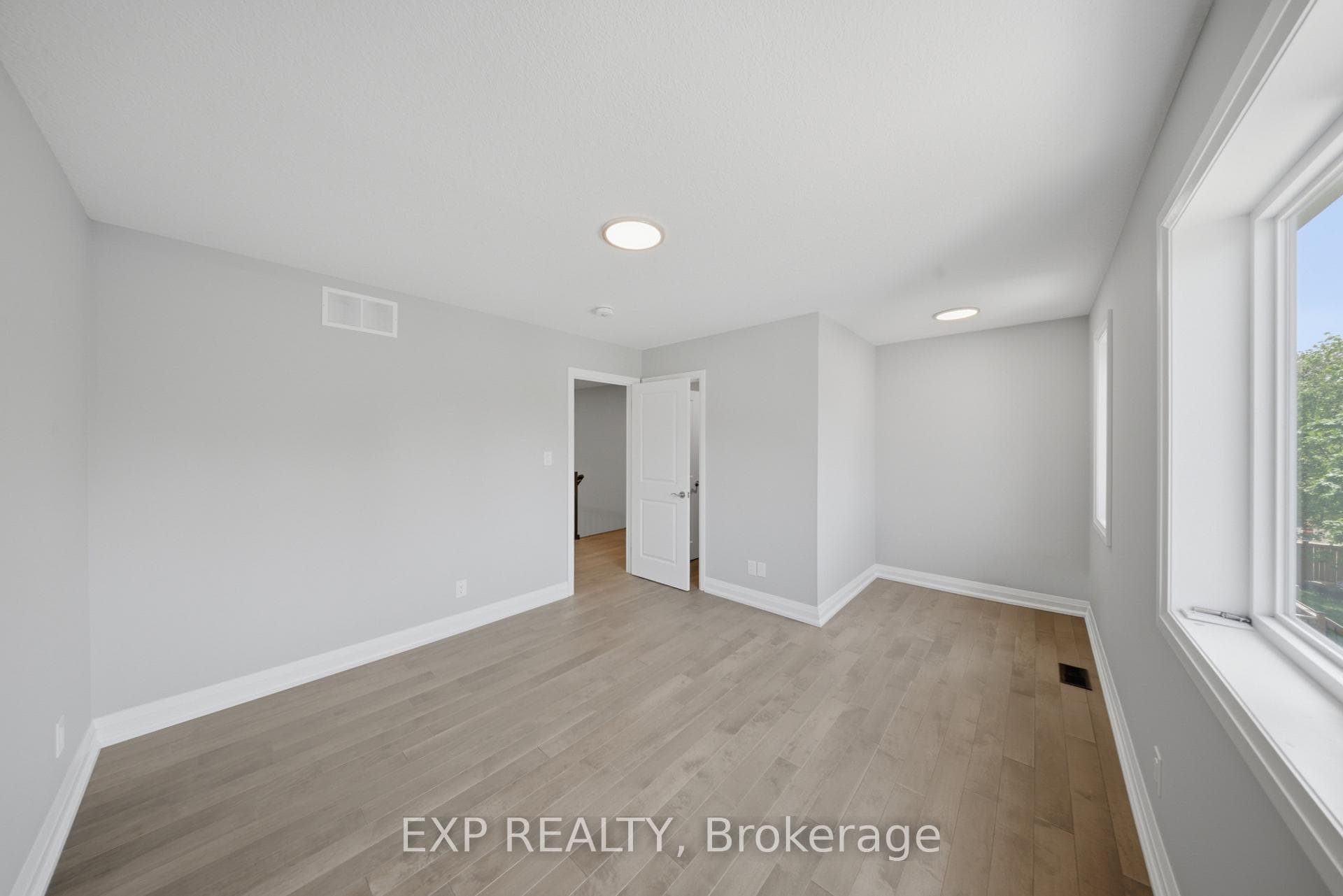 107 Stephenson Way photo 23