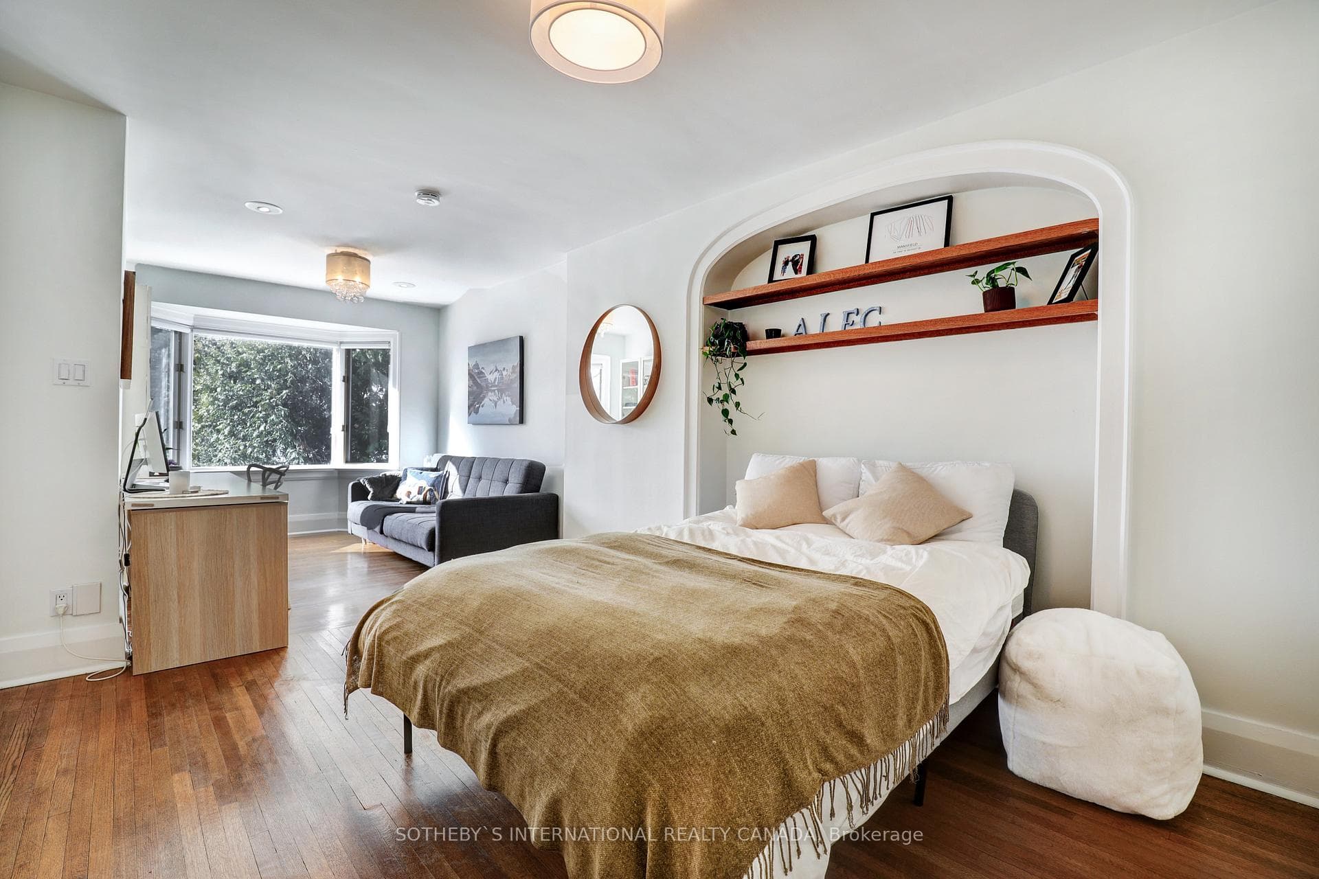 236 Bessborough Drive photo 19