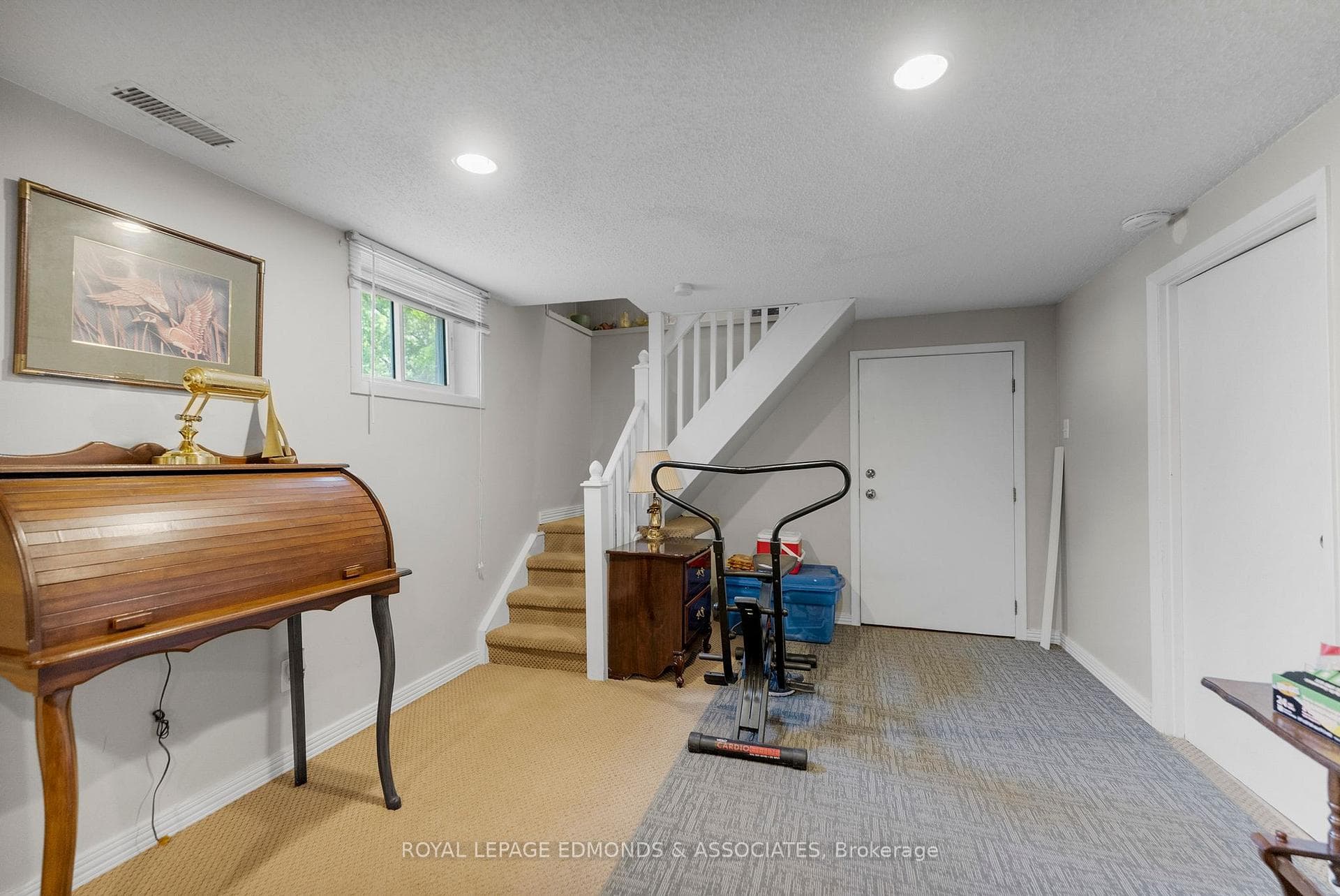 203 Everett Street photo 21