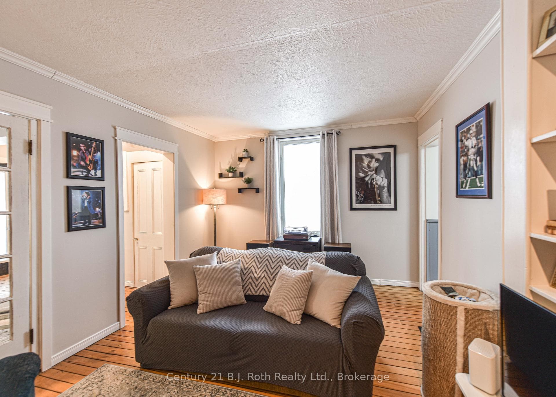 694 Quebec Street photo 17