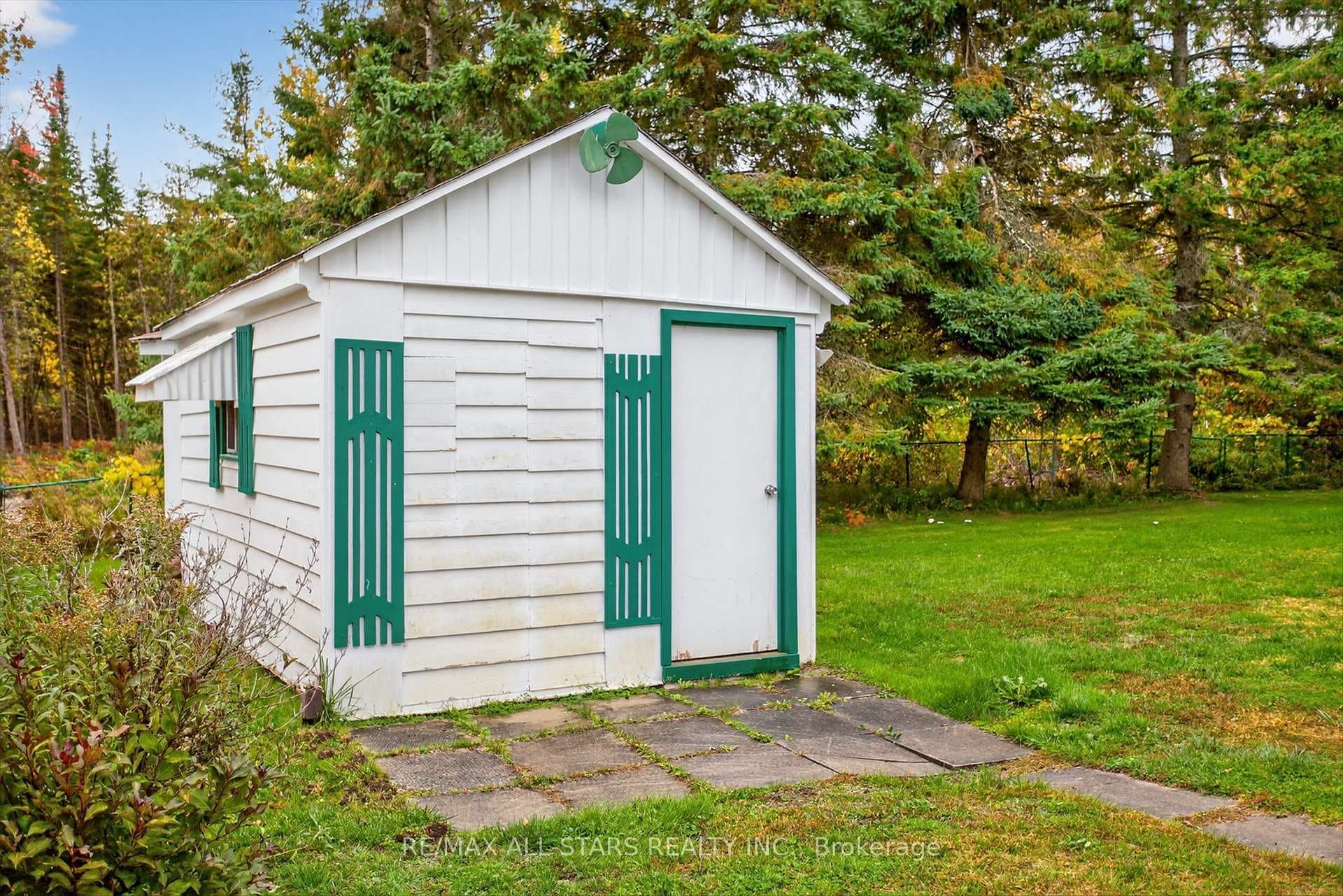 104 Trent Canal Road photo 34
