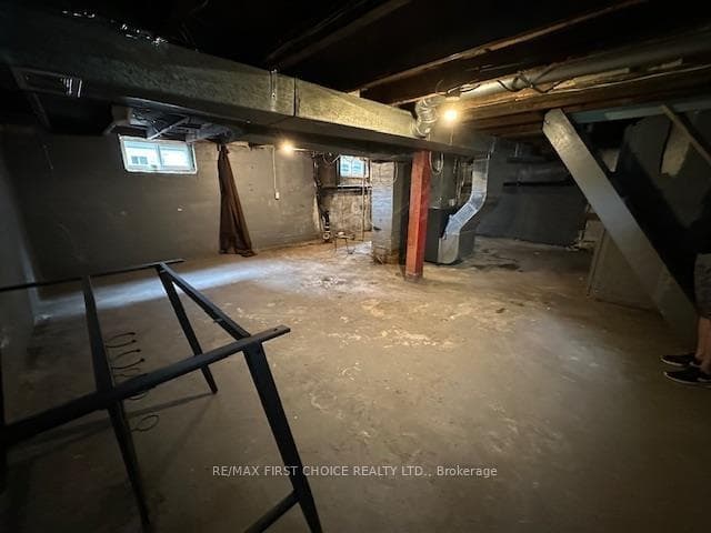 102 Machar Avenue photo 13