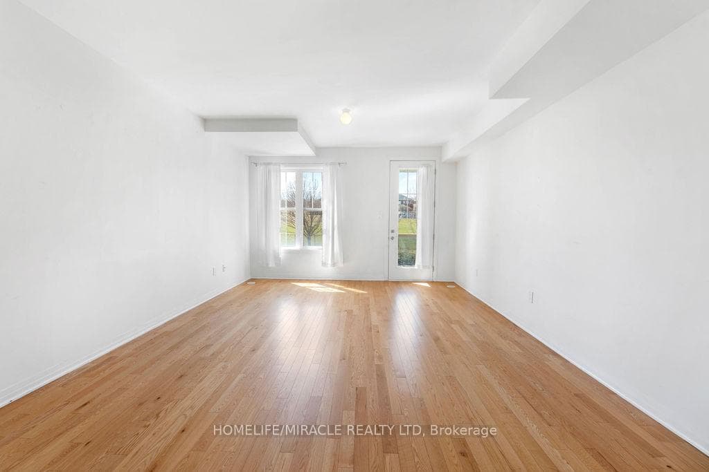 1431 Green Road photo 16