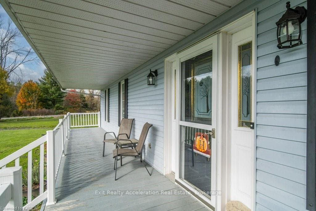 60 PERRY Road photo 3