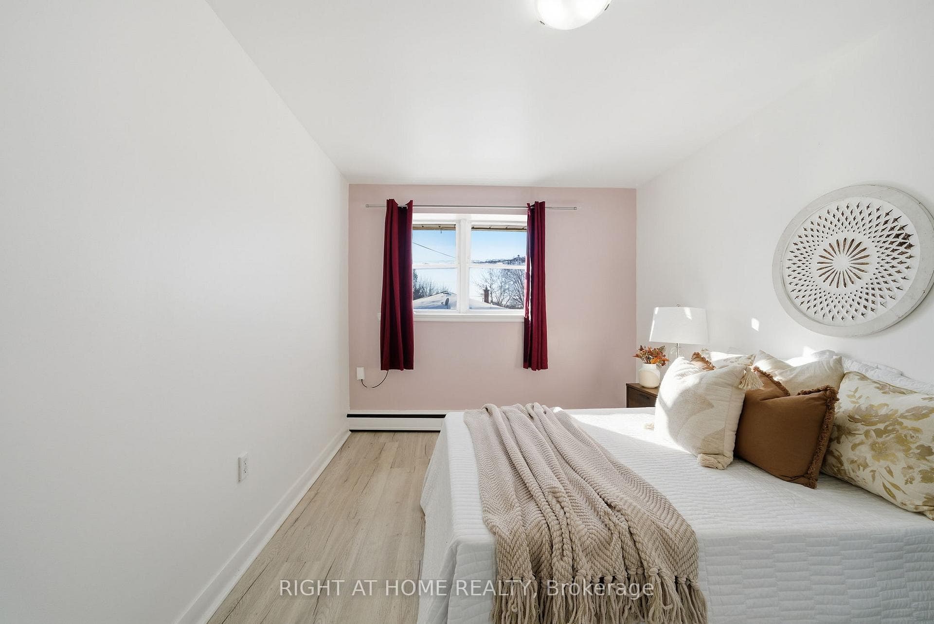 708 Carnegie Avenue photo 18
