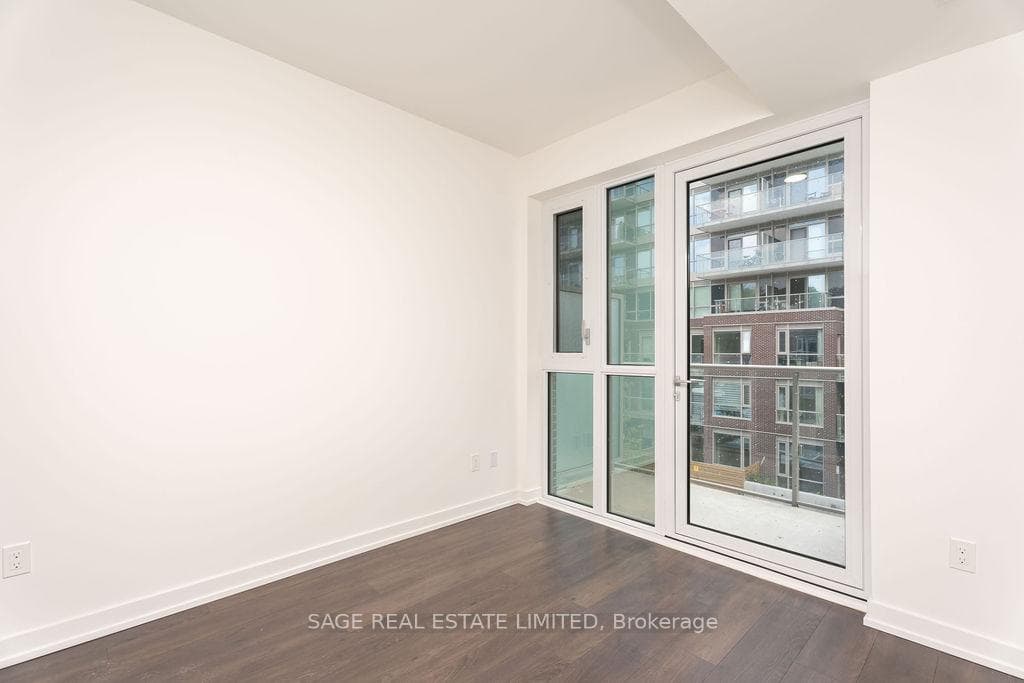 150 Logan Avenue Unit 310 photo 9