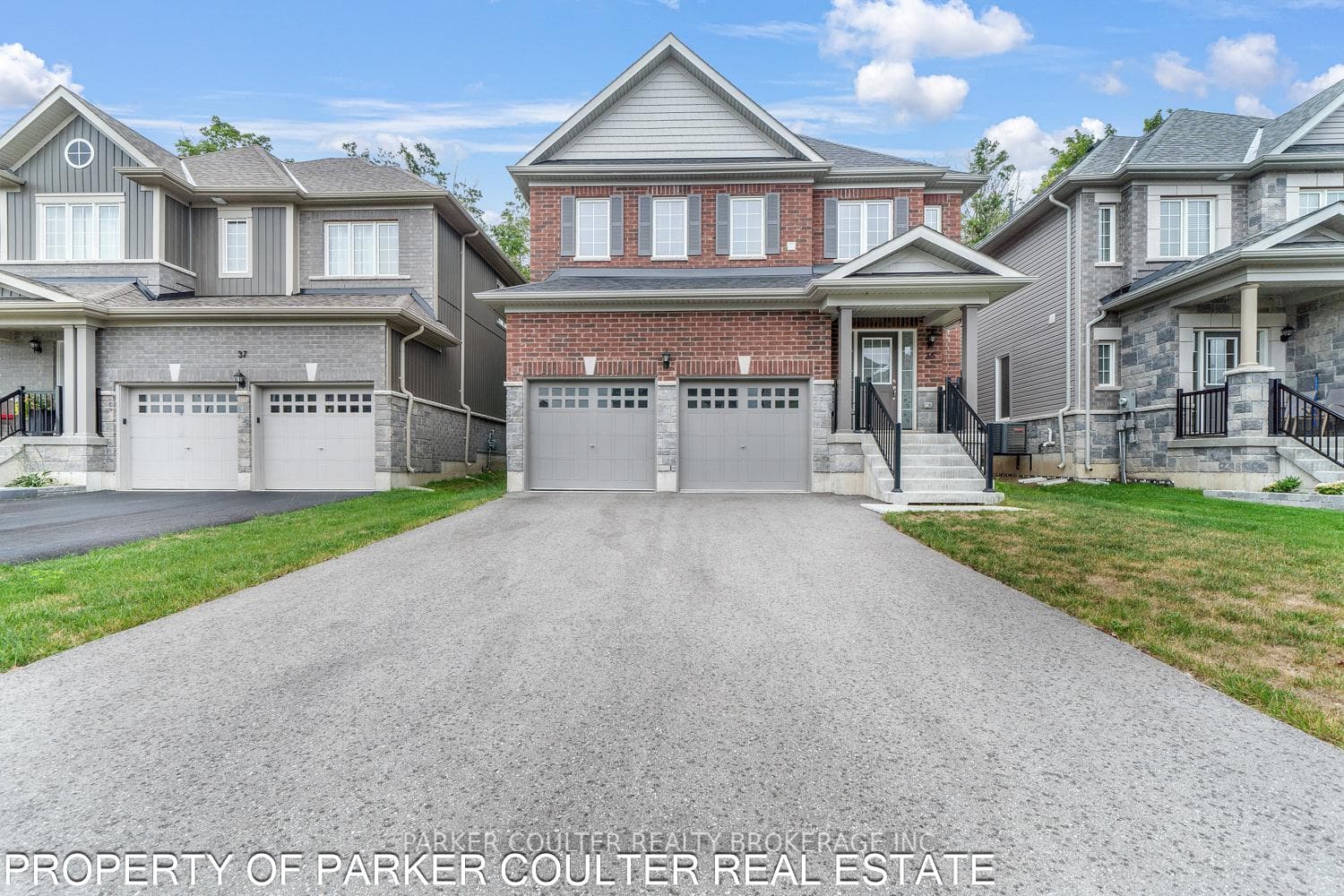 35 Atlantis Drive photo 2