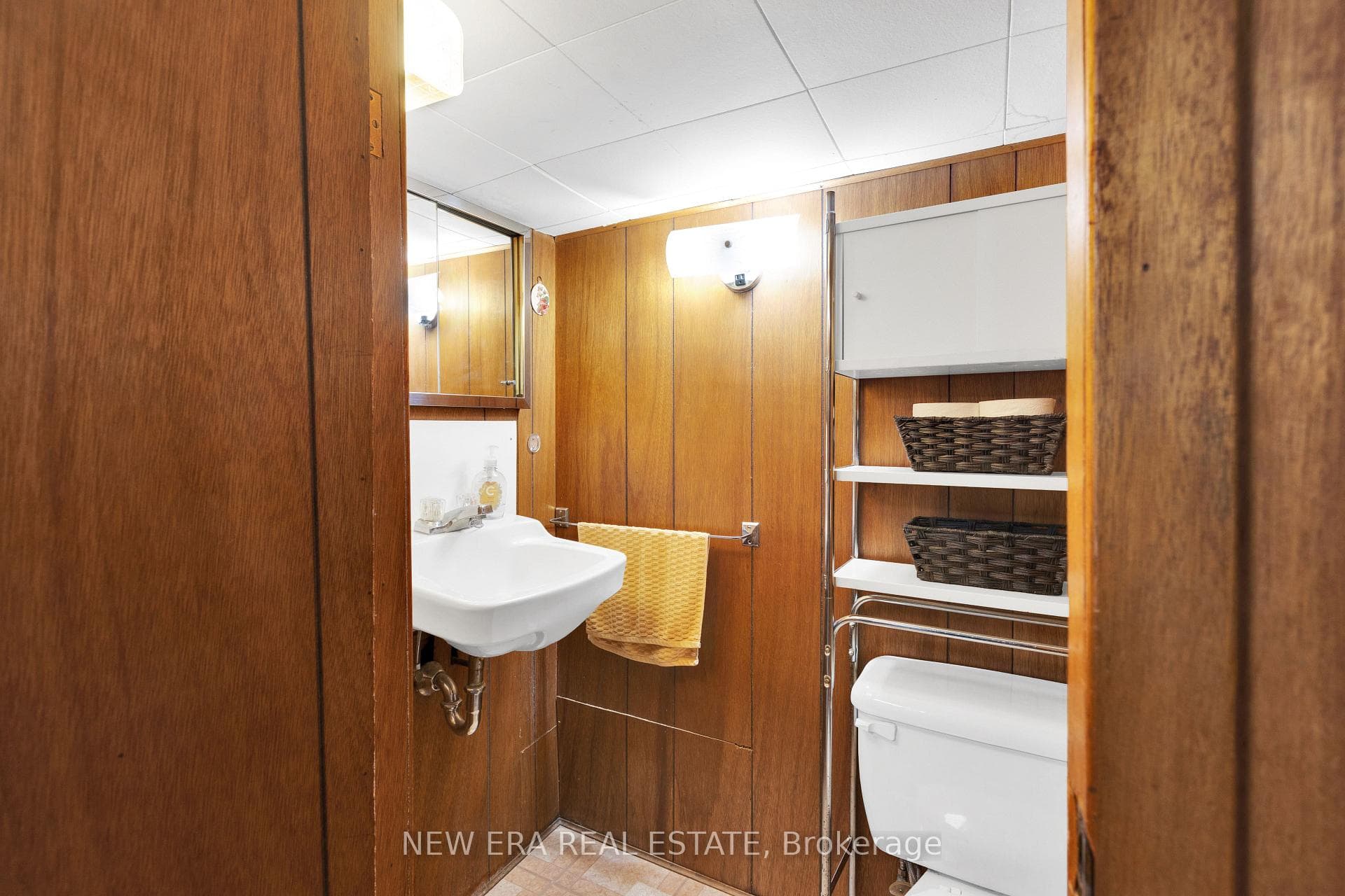 8 Page Avenue photo 35