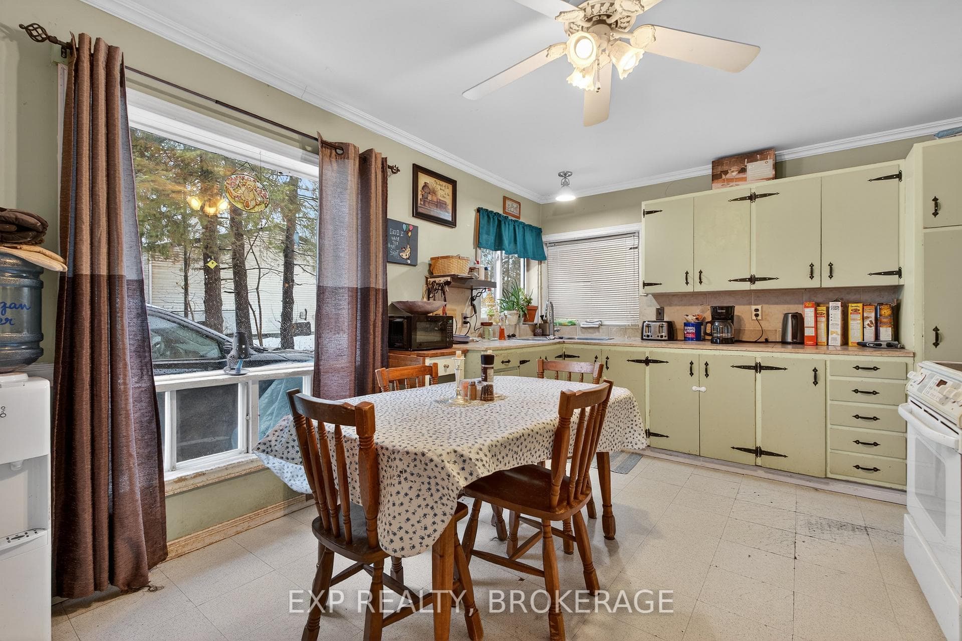 2295 SYDENHAM Road photo 8