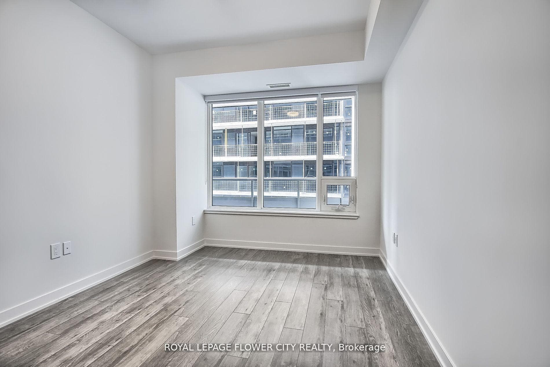 212 King William Street Unit 1011 photo 41