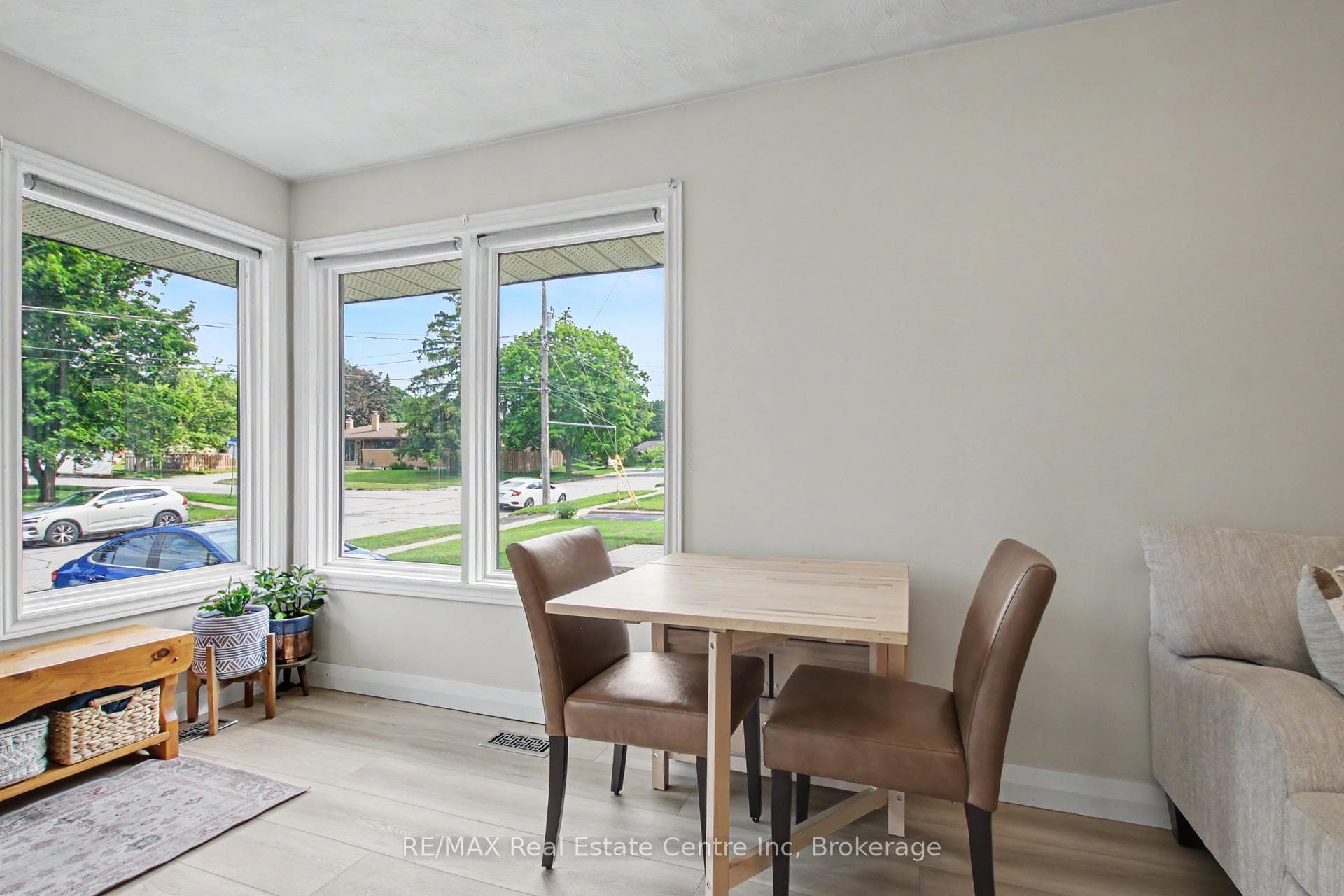 37 Ottawa Crescent photo 8