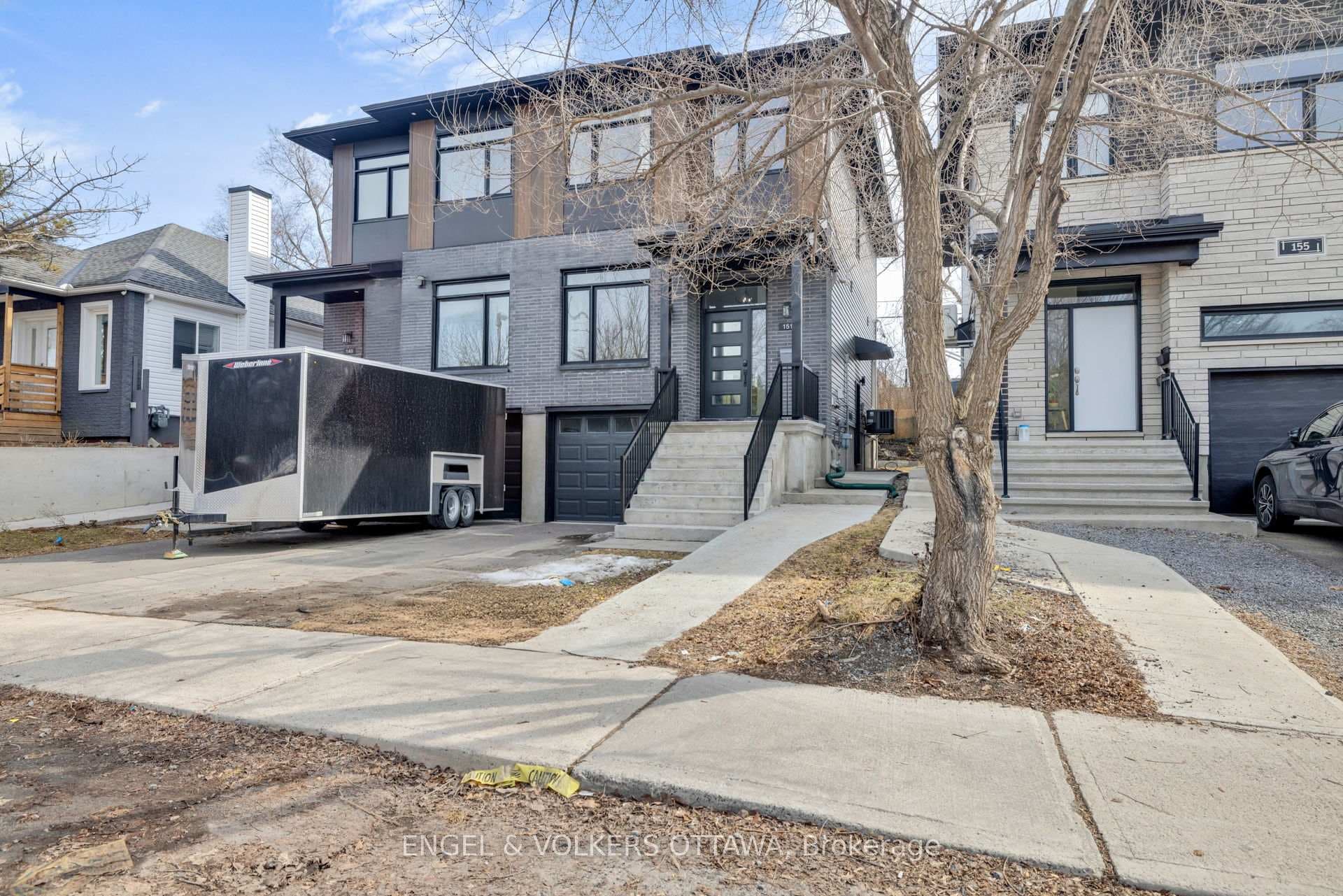 151 Longpré Street photo 5