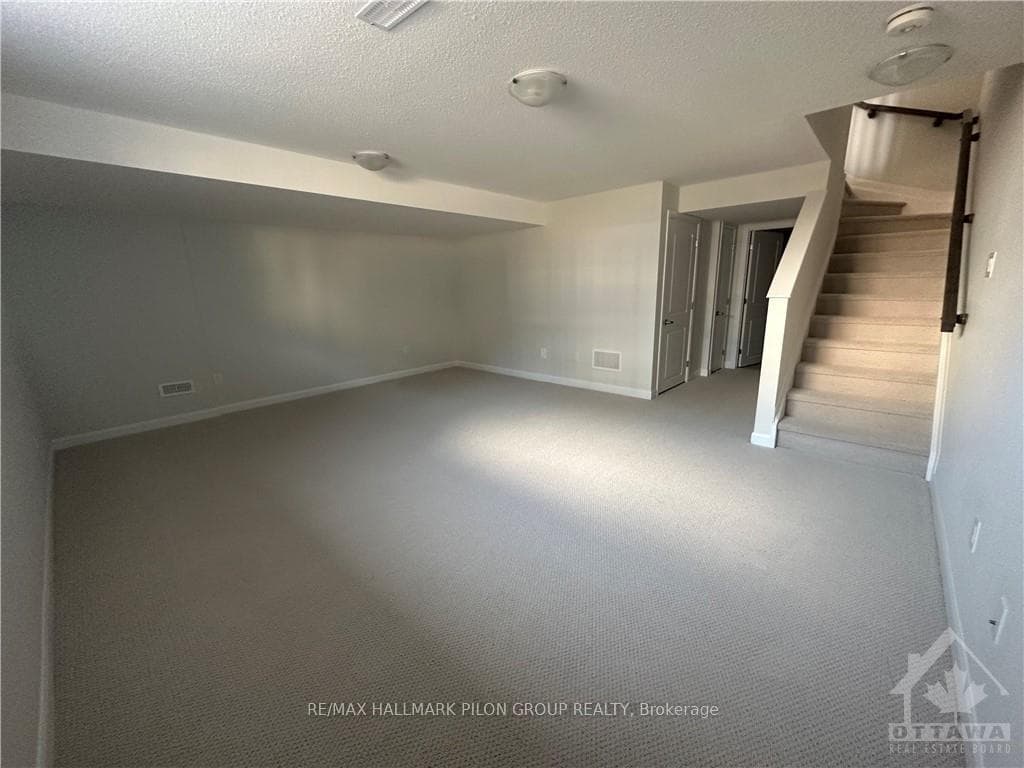 191 SHALLOW POND Place photo 14