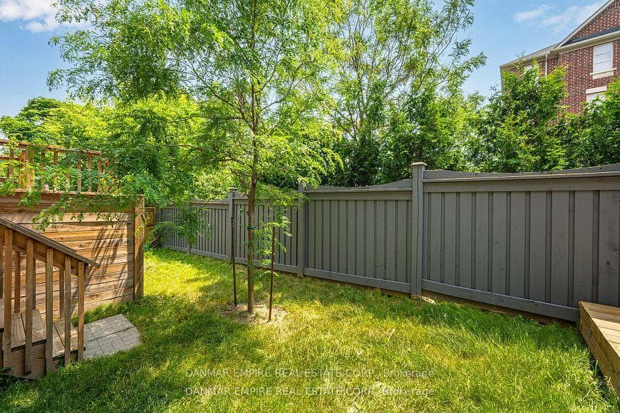 9 Hiawatha Court photo 39