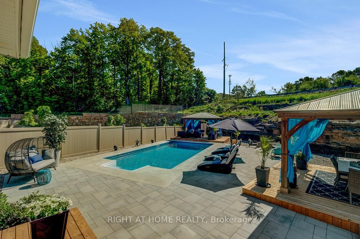 780 Keinouche Place photo 34