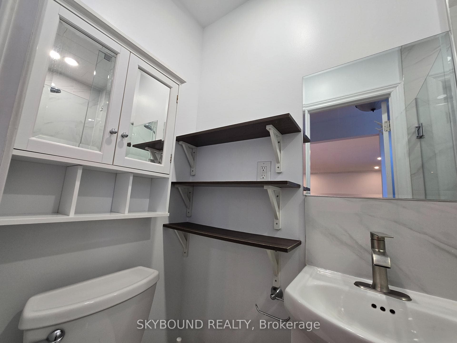 68 Monkton Avenue photo 37