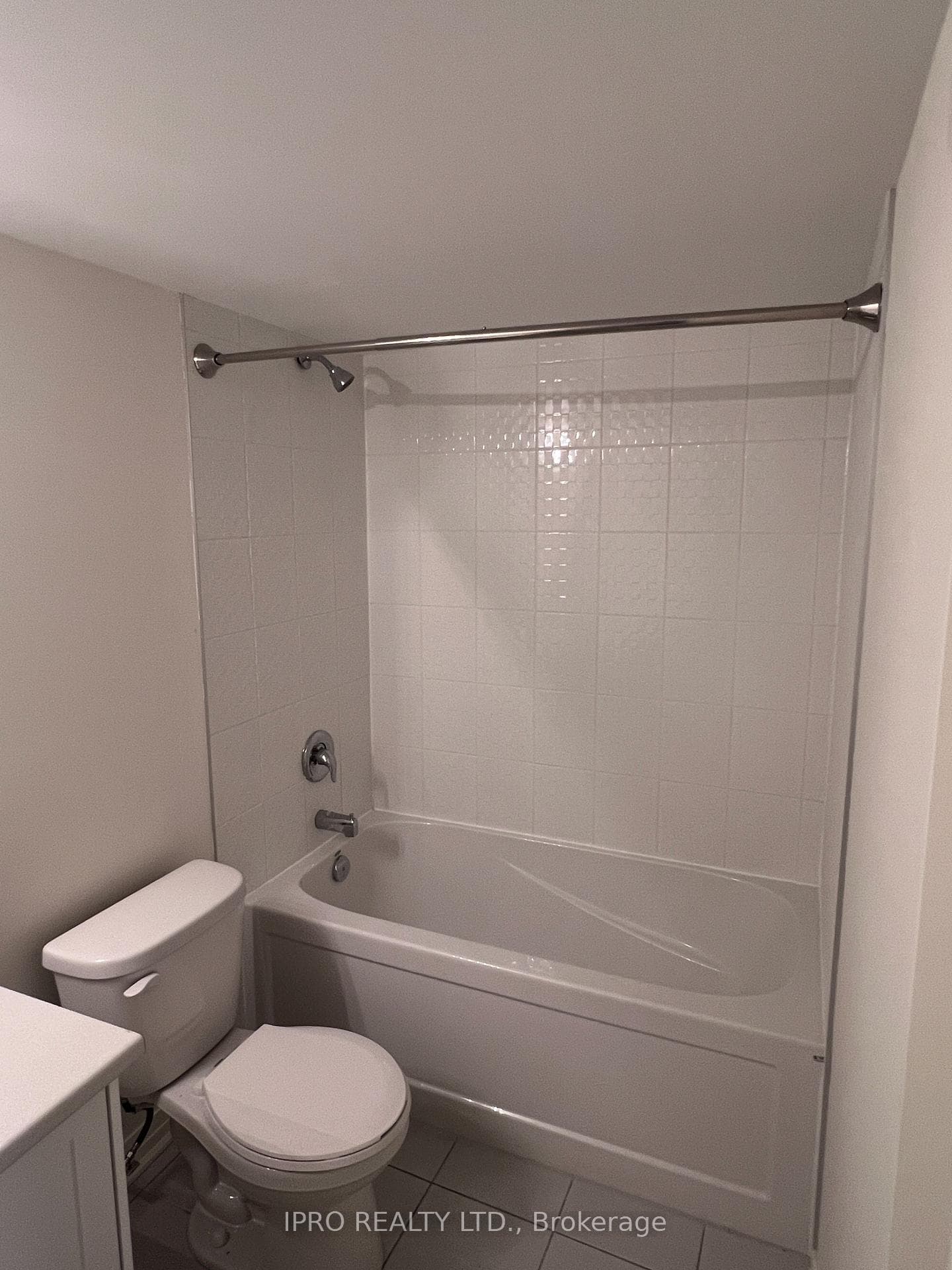 8 Lookout Drive Unit A photo 10