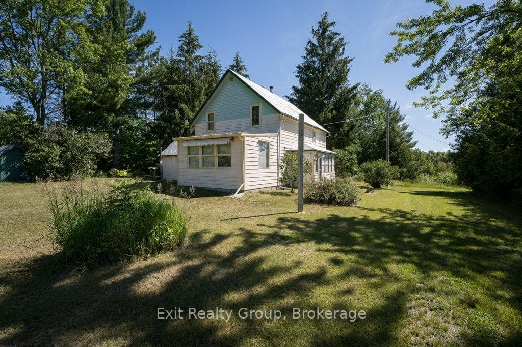951 Hunt Club Road photo 1