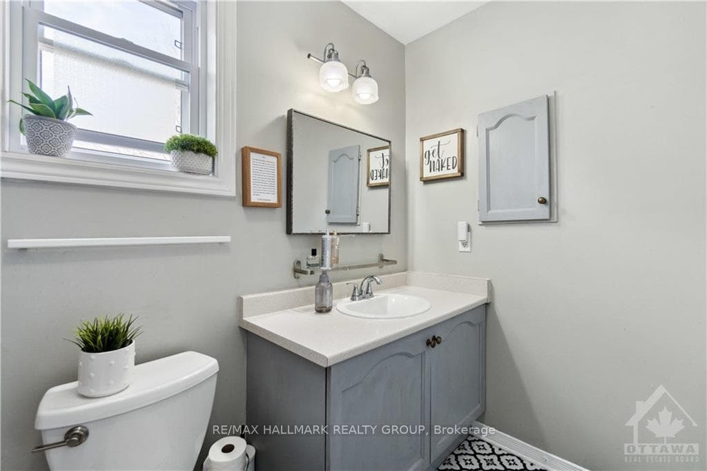 120 WHALINGS Circle photo 24