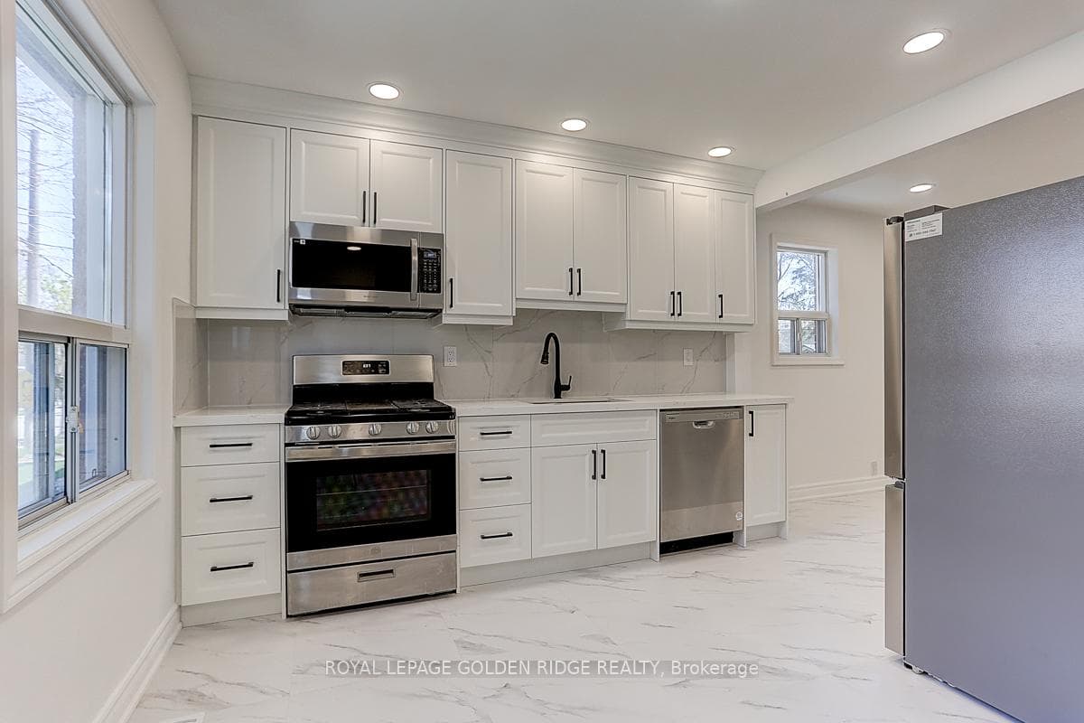 21 Lyndale Drive photo 10