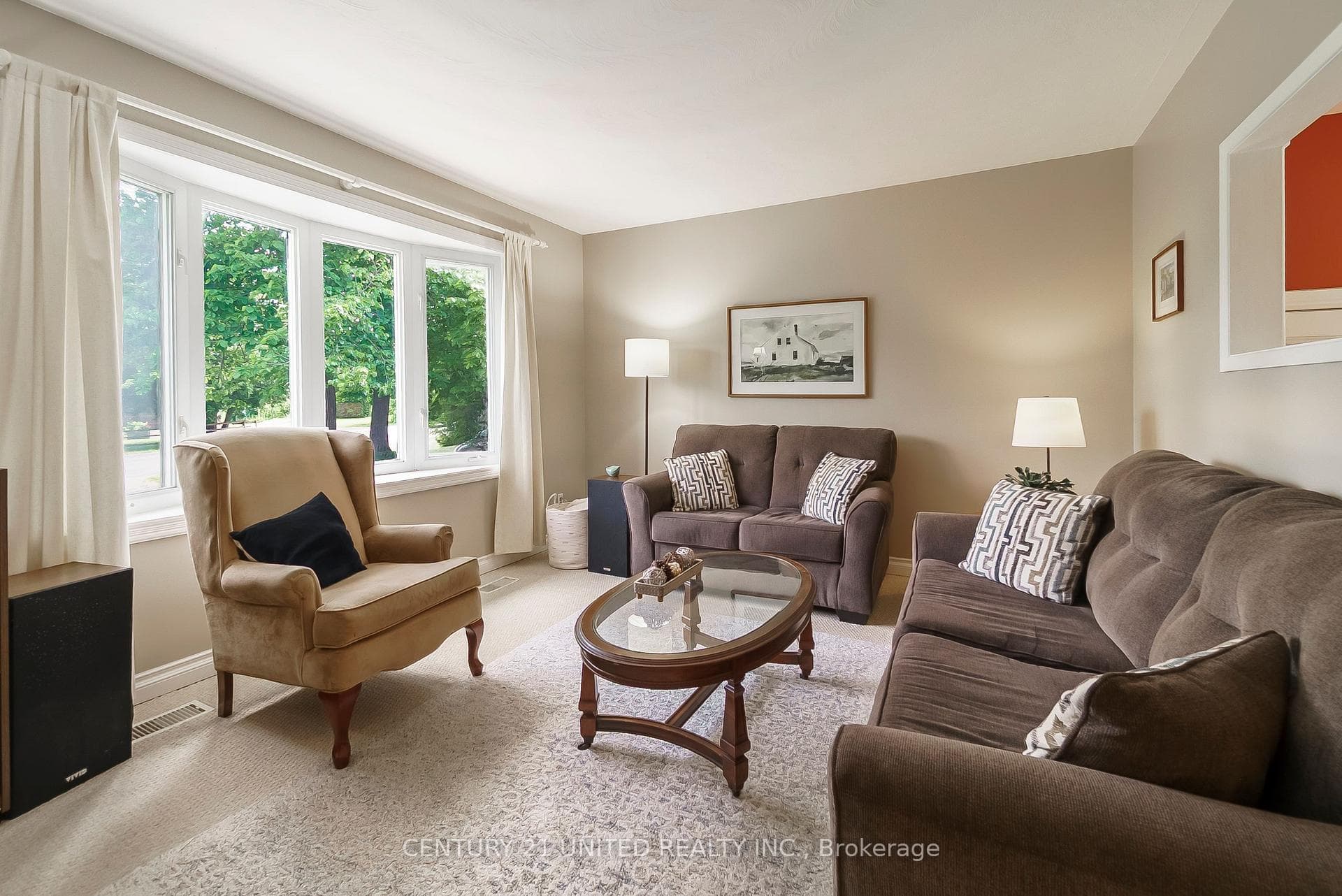 696 Skyline Road photo 5