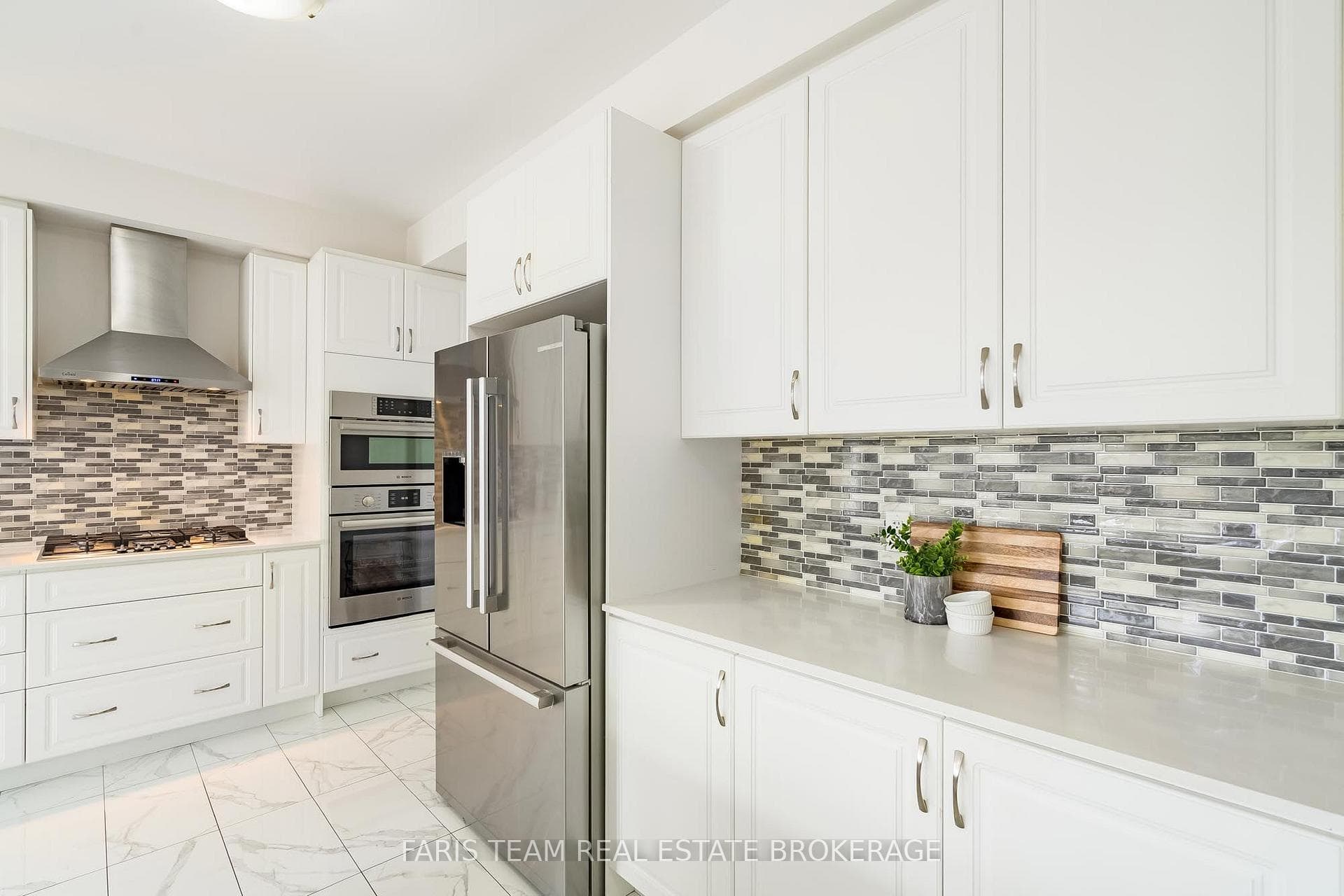 2263 Lozenby Street photo 8