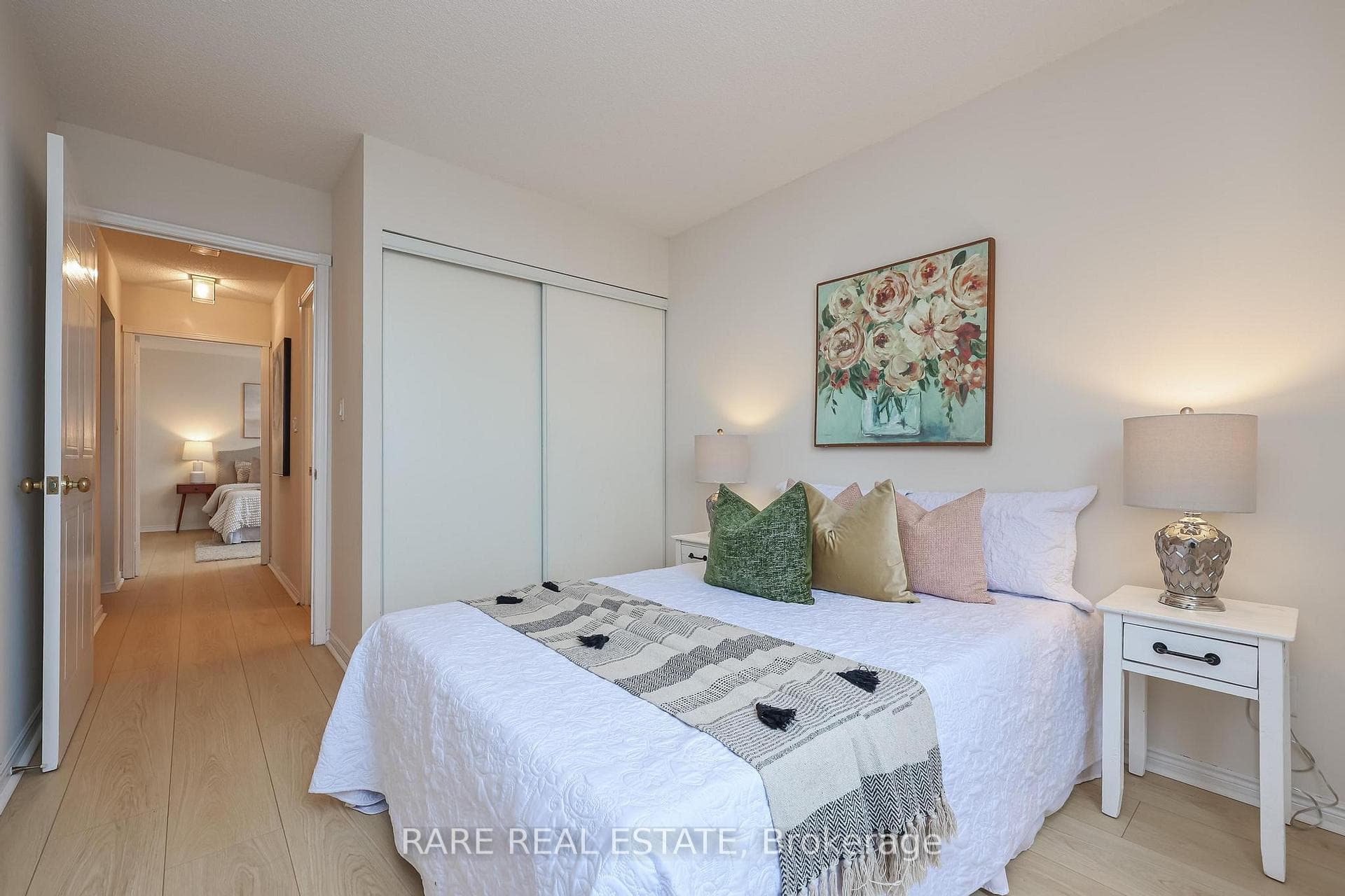 135 Hillcrest Avenue Unit 812 photo 14