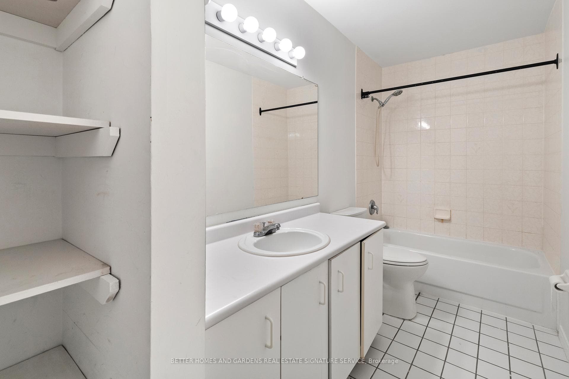589 Beechwood Drive Unit 8 photo 22