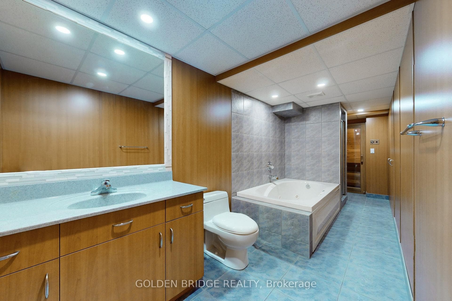29 Ormsby Court photo 32