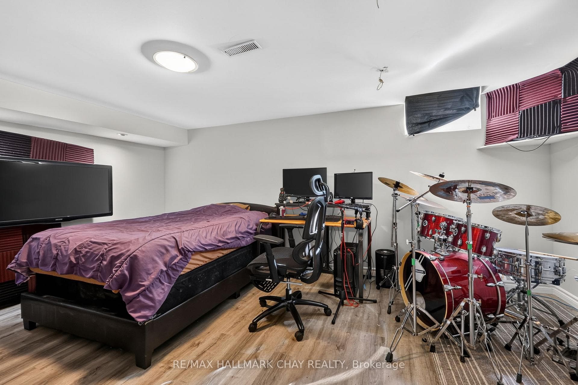 243 Letitia Street photo 40