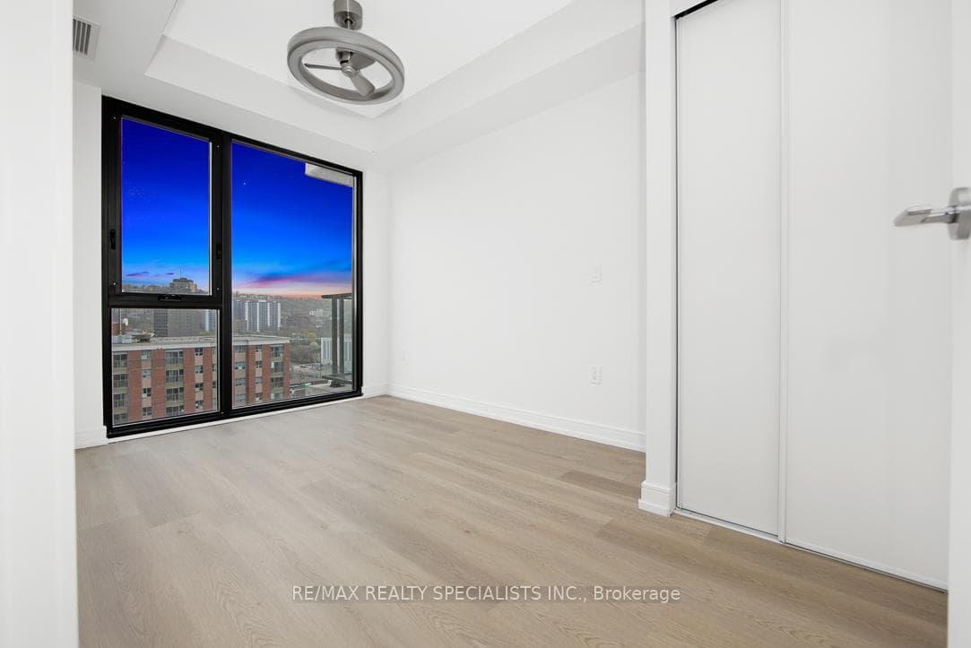 1 JARVIS Street Unit 1401 photo 12