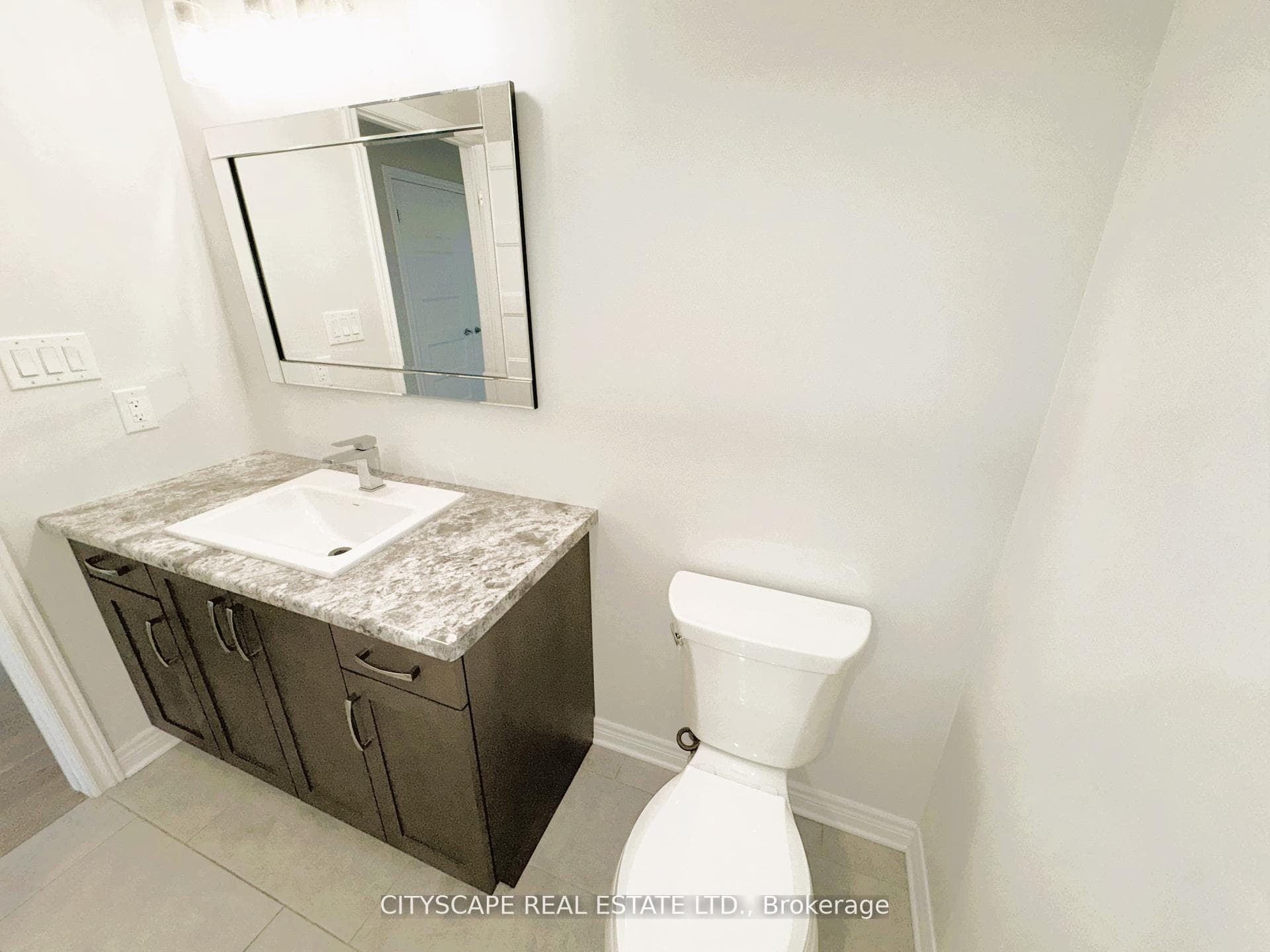 4pc Main Bathroom