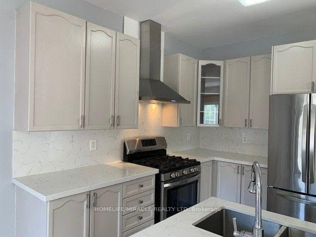 37 Mount Pleasant Avenue Unit Upper photo 15