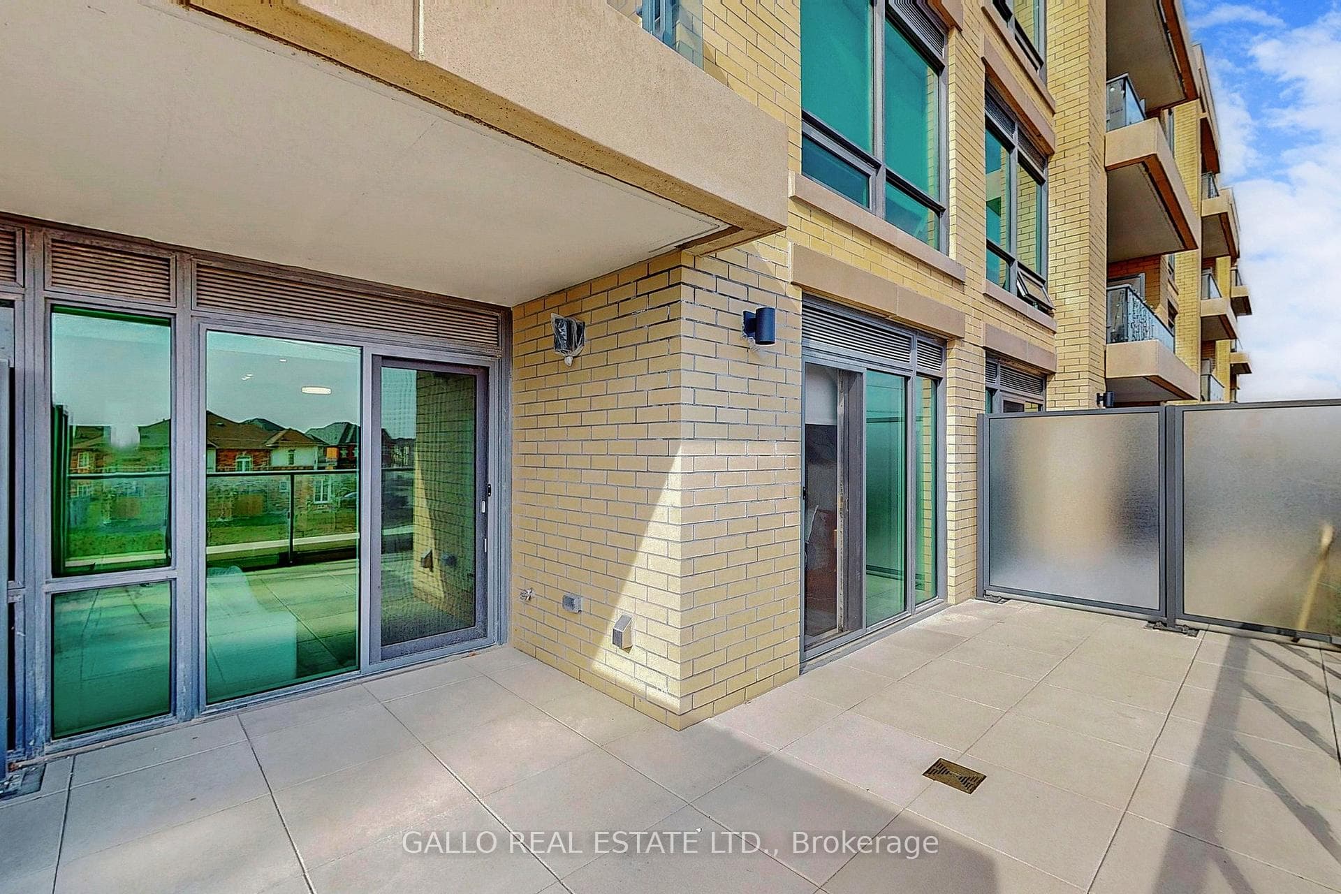11782 NINTH Line Unit 304 photo 17