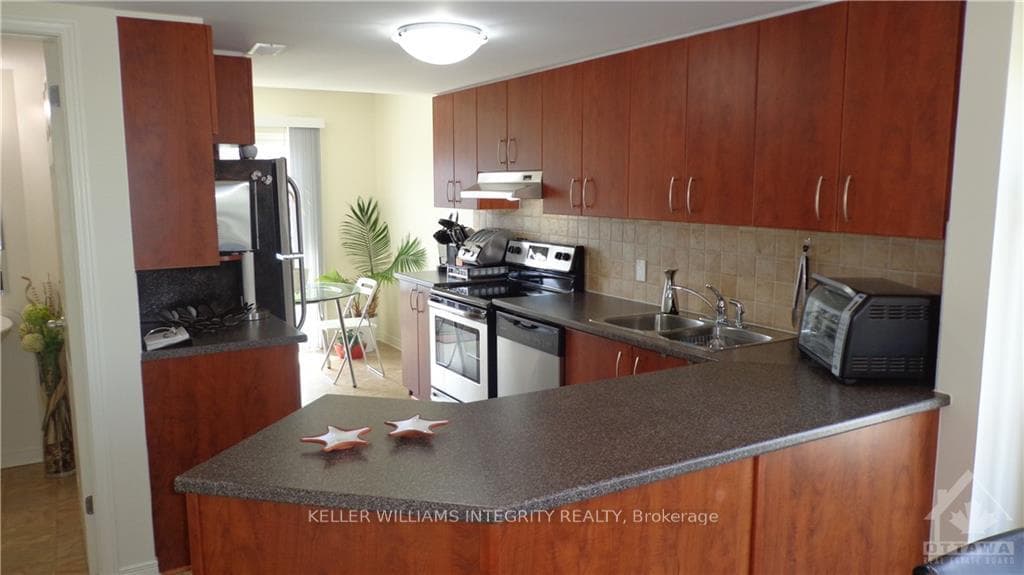 176 CHAPMAN MILLS Drive photo 6