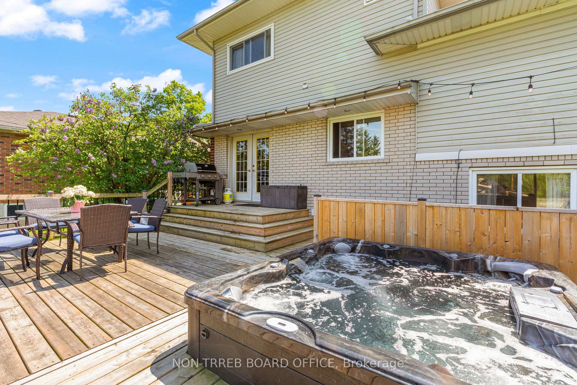 8398 Dickenson Road photo 17