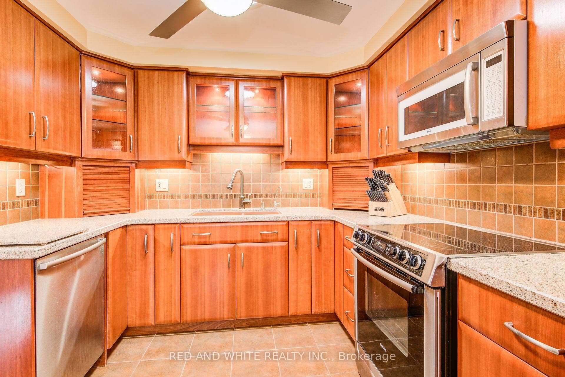 414 Craigleith Drive Unit 1 photo 19