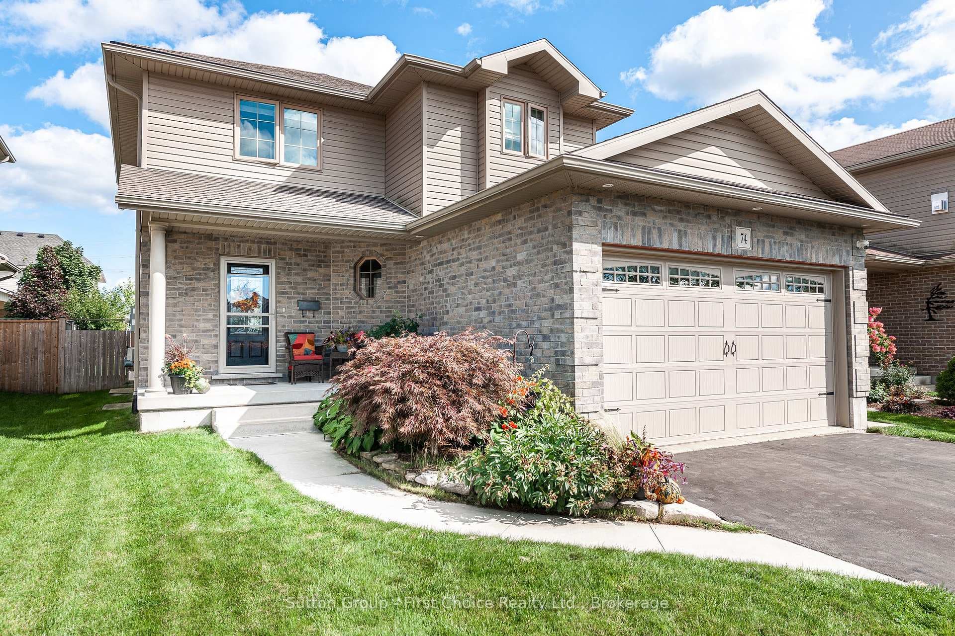 74 Rutherford Drive photo 1