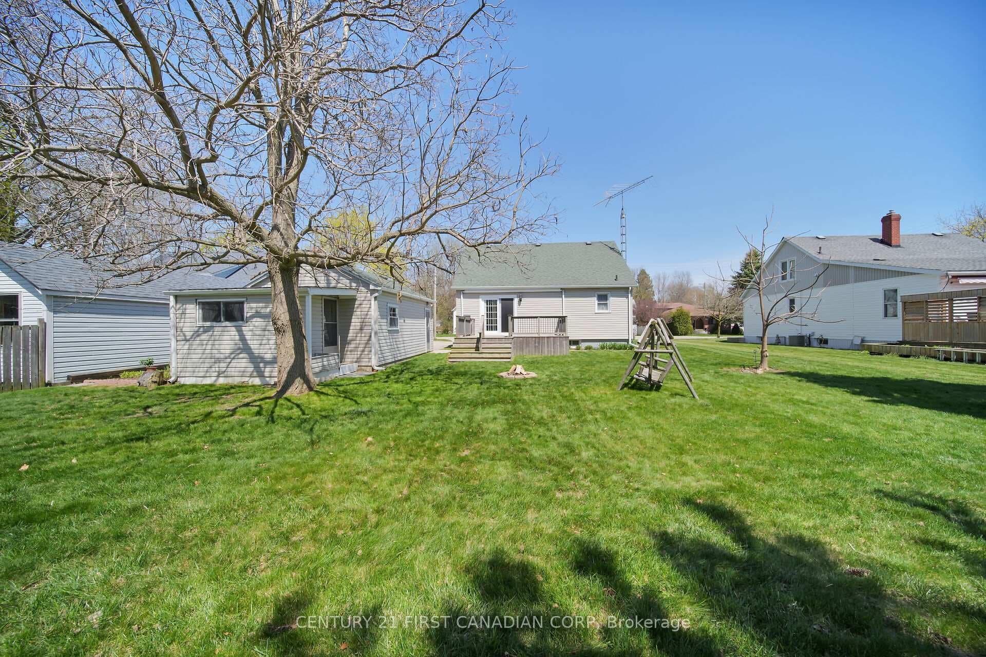 280 Graham Street photo 45