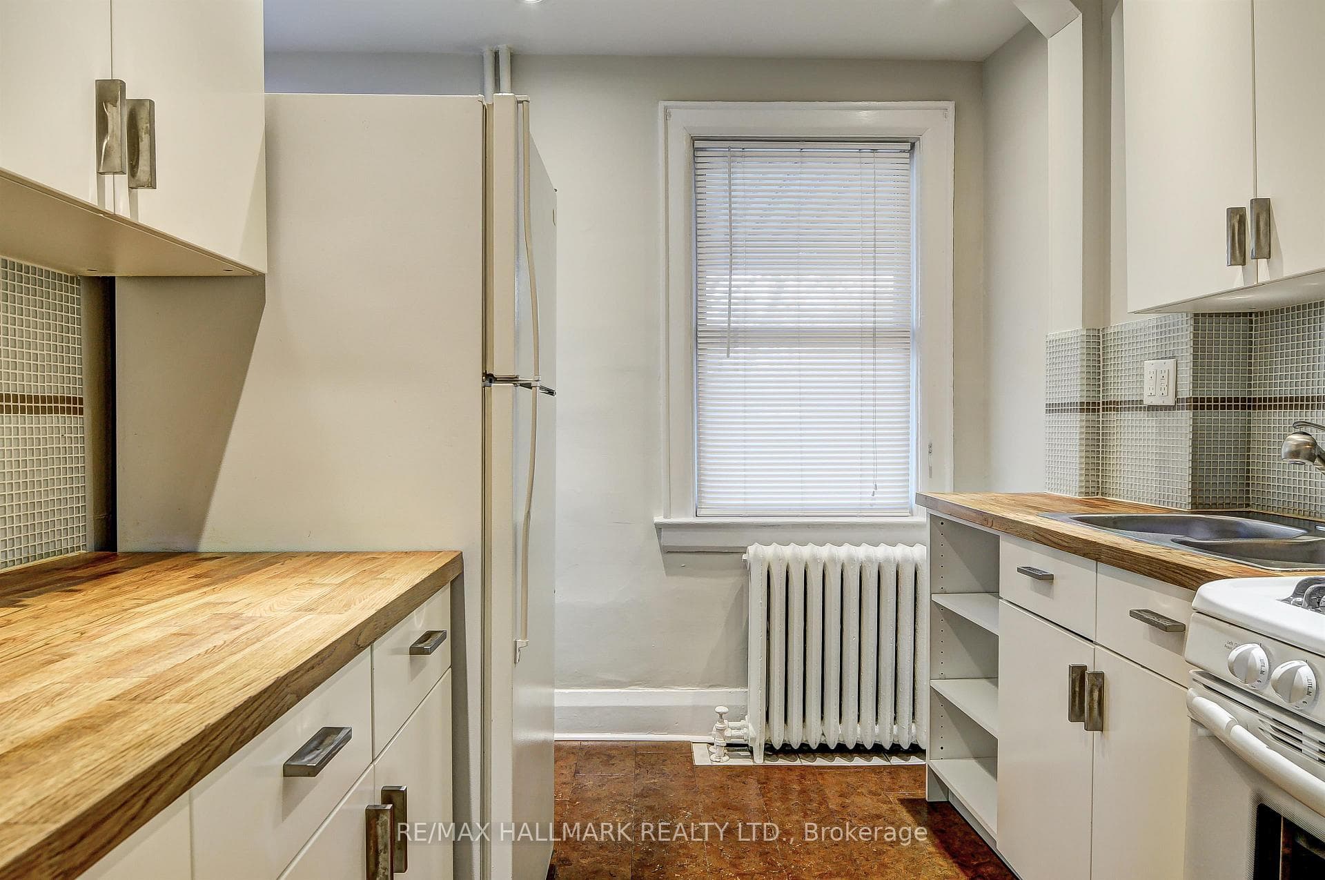 229 Kingston Road Unit Main photo 7