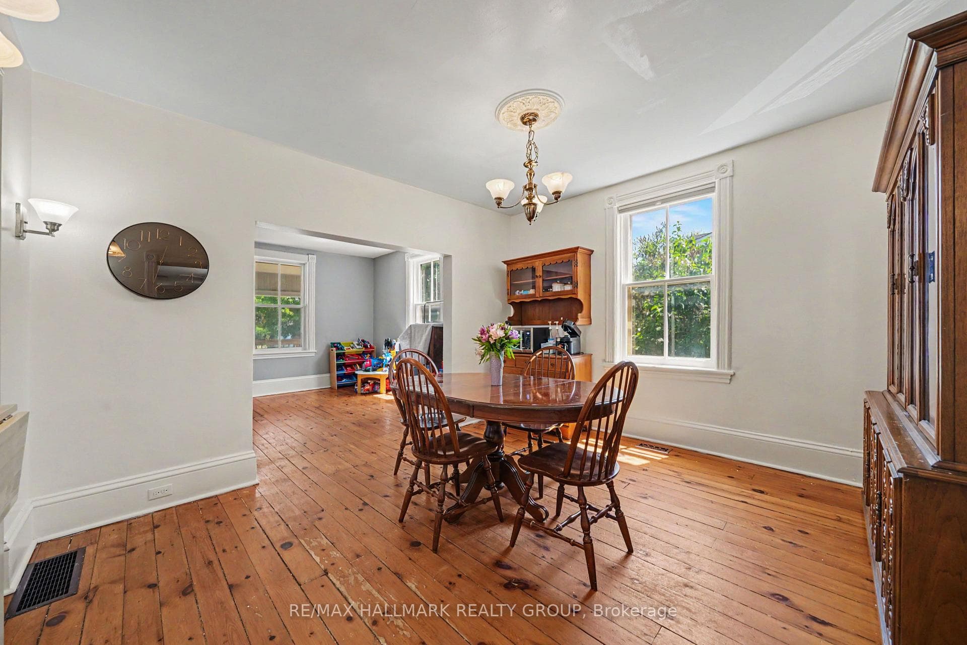 98 Drummond Street photo 14