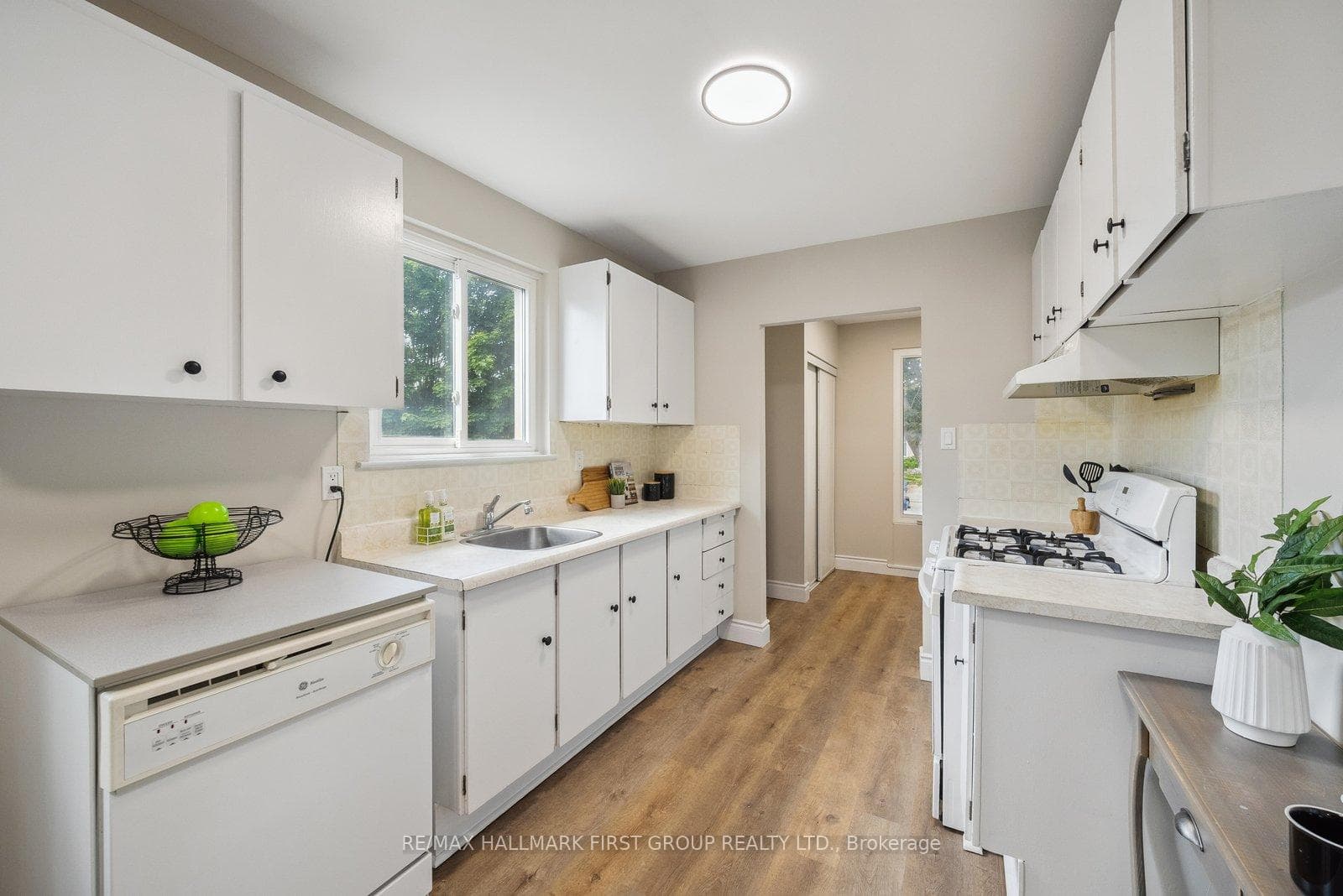 725 Cortez Avenue photo 8
