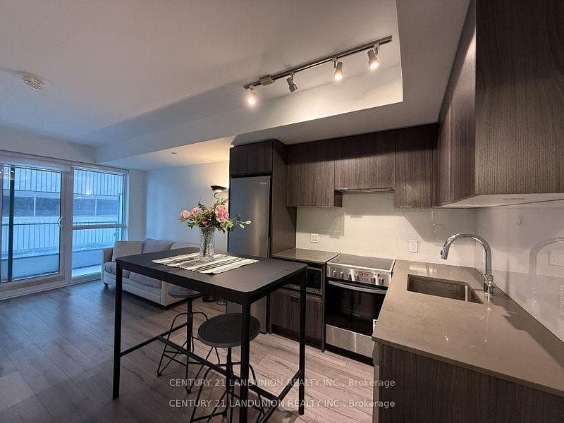 395 Bloor Street Unit 1603 photo 4