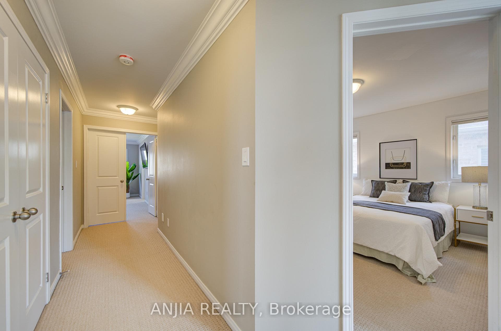 56 Stockell Crescent photo 29