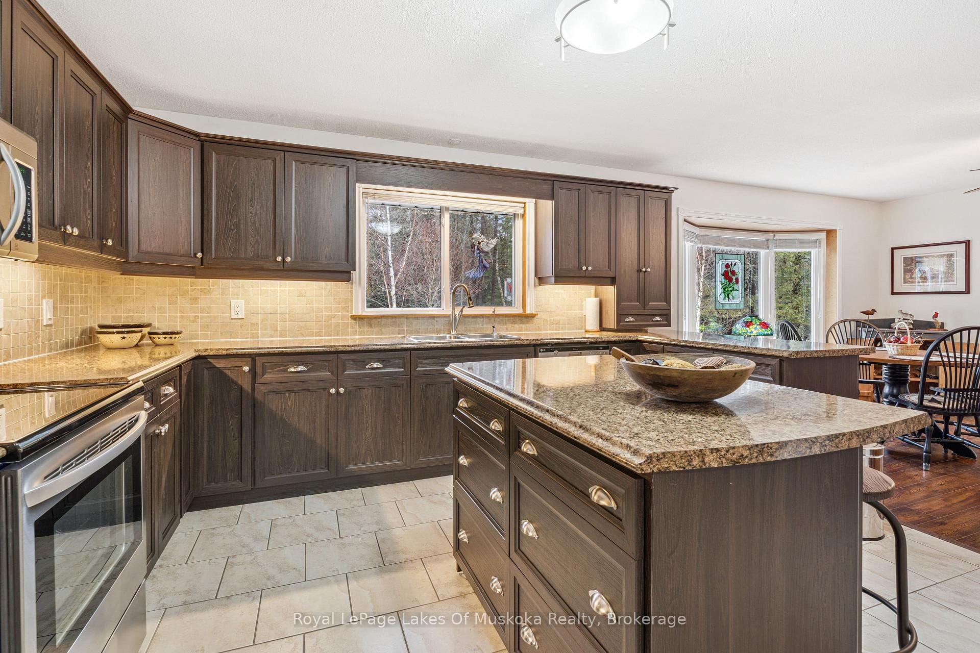 87 Laneige Avenue photo 20