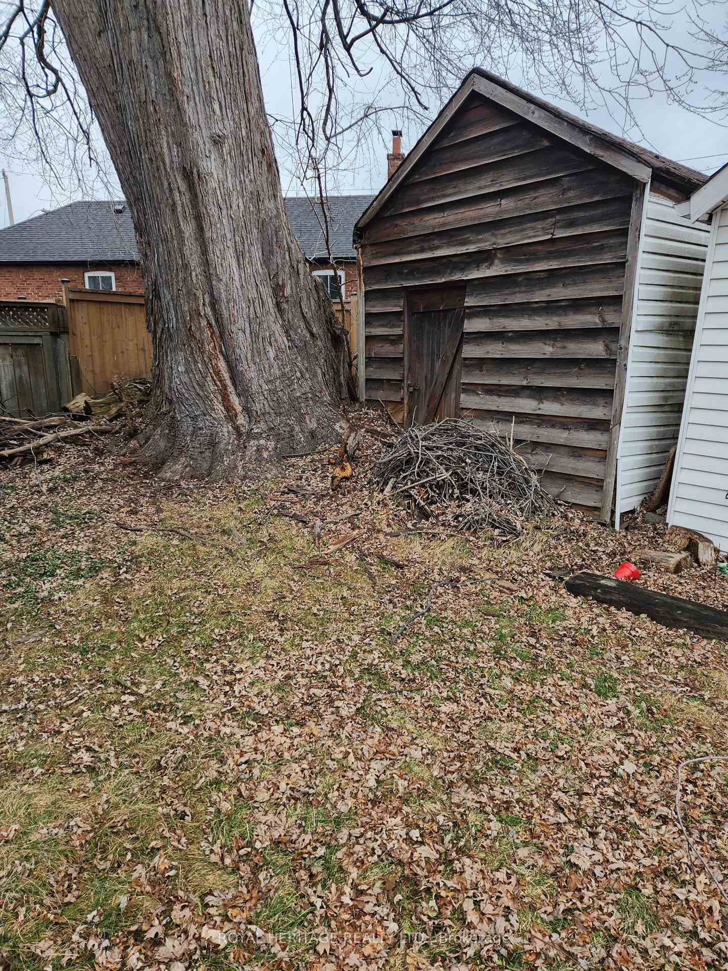 198 Barker Avenue photo 3