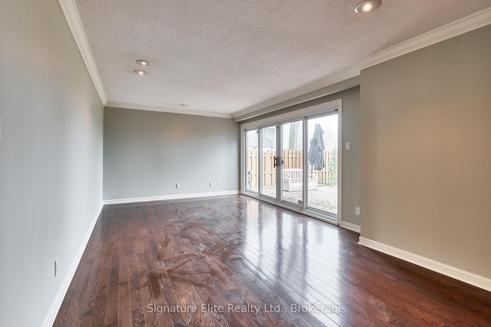 417 Guildwood Parkway Unit Upper photo 3